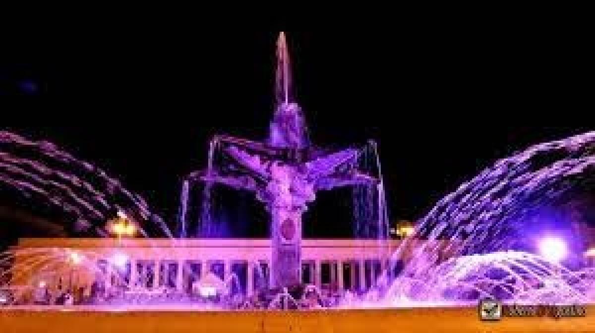 Foggia, fontana del Sele illuminata di rosso per i 30 anni dell'AIL - 