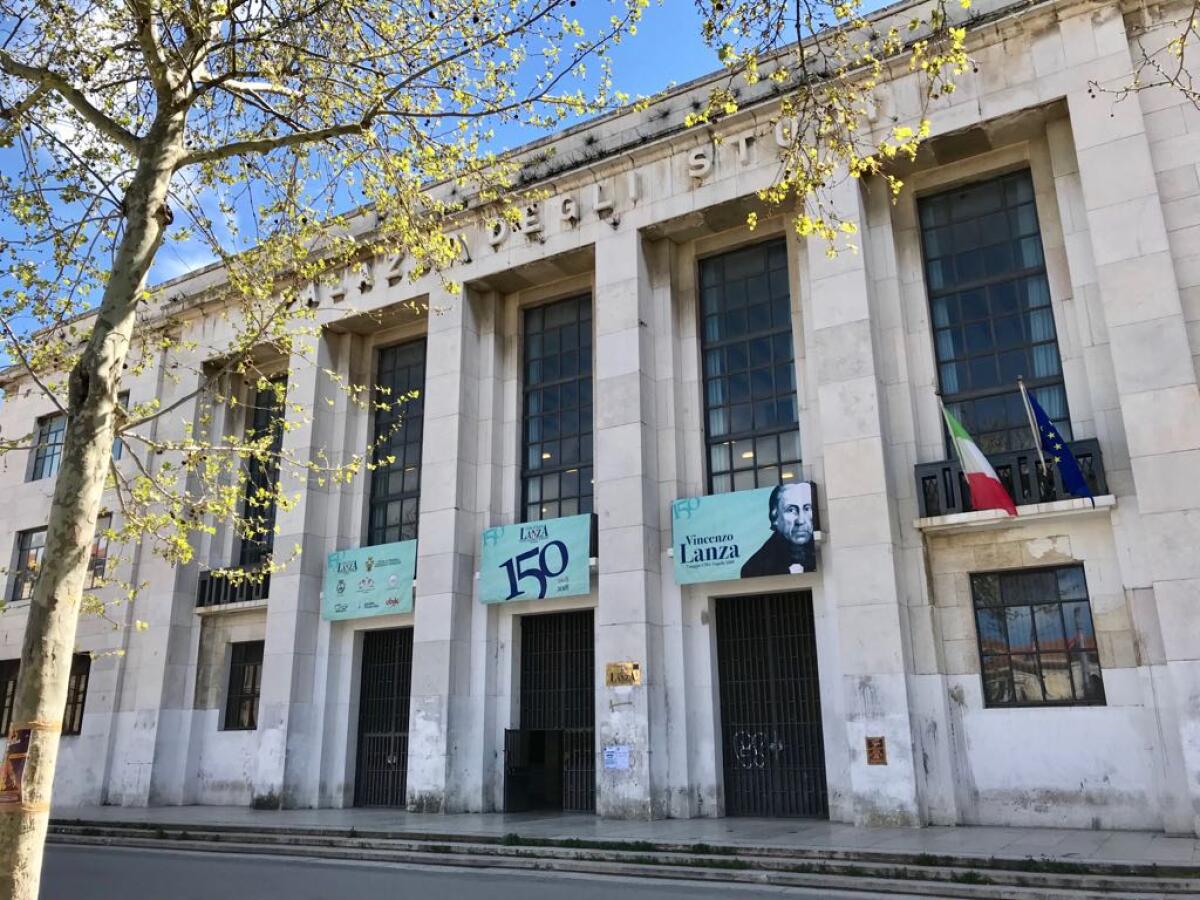 Paura questa mattina al Liceo Classico Lanza di Foggia - liceo classico lanza foggia