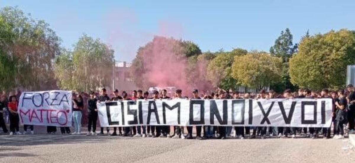 Incidente dopo Potenza - Foggia: studenti in piazza a "tifare" per i feriti - 