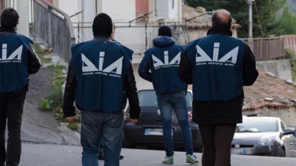 Mafia, blitz a Foggia e in altre zone d'Italia