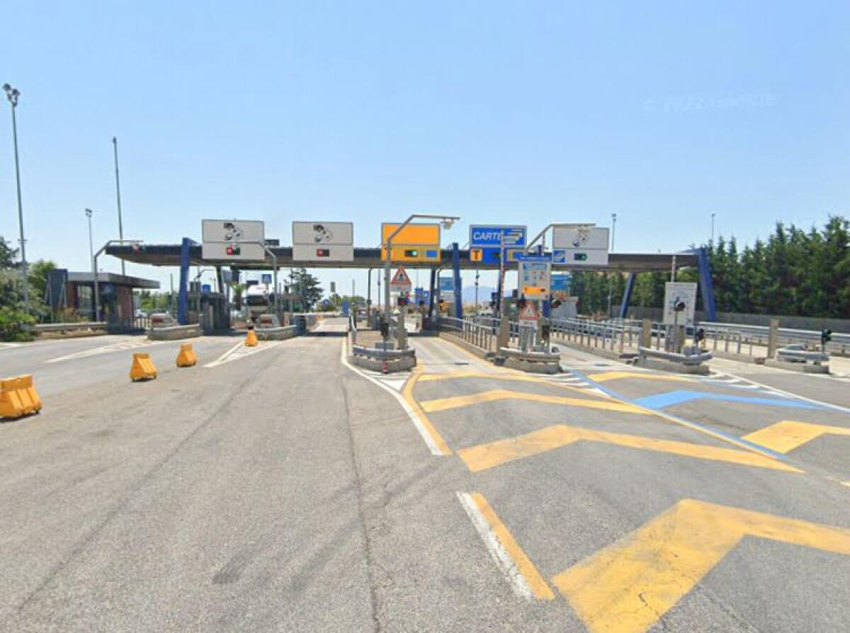 A16 Napoli - Canosa: Chiuso per una notte il tratto tra Candela a Cerignola OVEST per Canosa - 