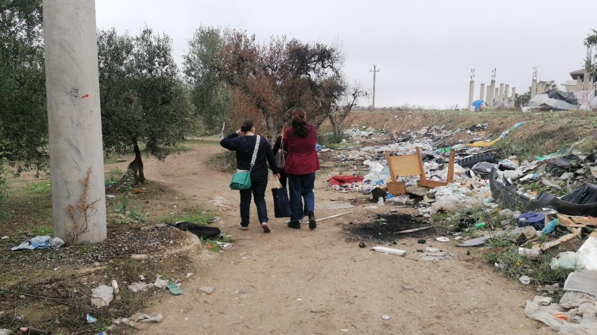 Ghetto di Santo Stefano, il lavoro delle operatrici di strada per aiutare i migranti stagionali - 