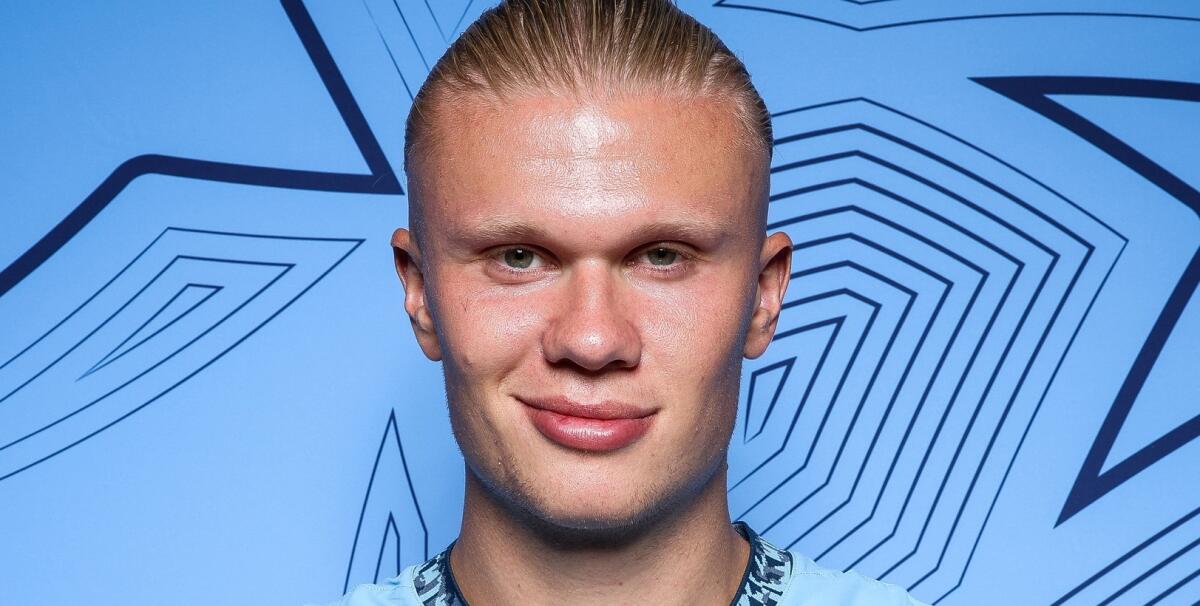 Torna la Champions League! Tutto il programma televisivo - MANCHESTER, ENGLAND - AUGUST 14: Erling Haaland of Manchester City poses for a portrait during the Manchester City FC Portraits Session at Manchester City Football Academy on August 14, 2024 in Manchester, England. (Photo by Barrington Coombs - UEFA/
