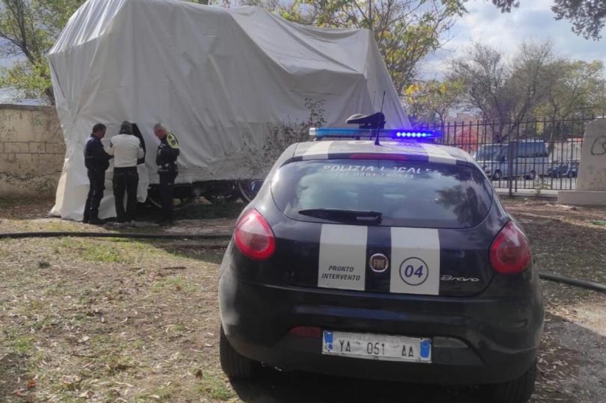 Foggia, tentato furto di parti della locomotiva storica - 
