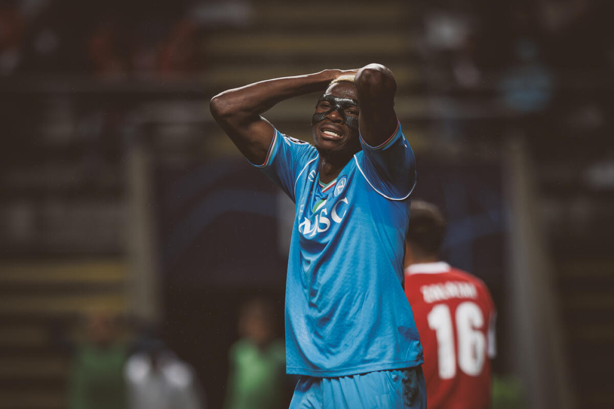 Napoli, Osimhen al Manchester United: soldi più contropartita tecnica - Victor Osimhen during  UEFA Champions League 2023/24 game between SC Braga and SSC Napoli at Estadio Municipal de Braga, Braga, Portugal. (Maciej Rogowski)