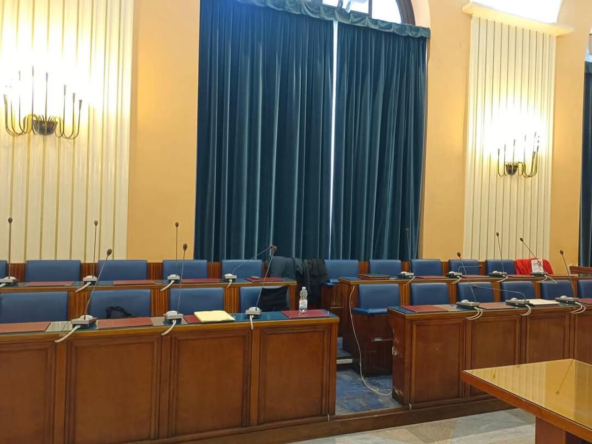 Foggia, rinviato domani il Consiglio comunale previsto oggi - 