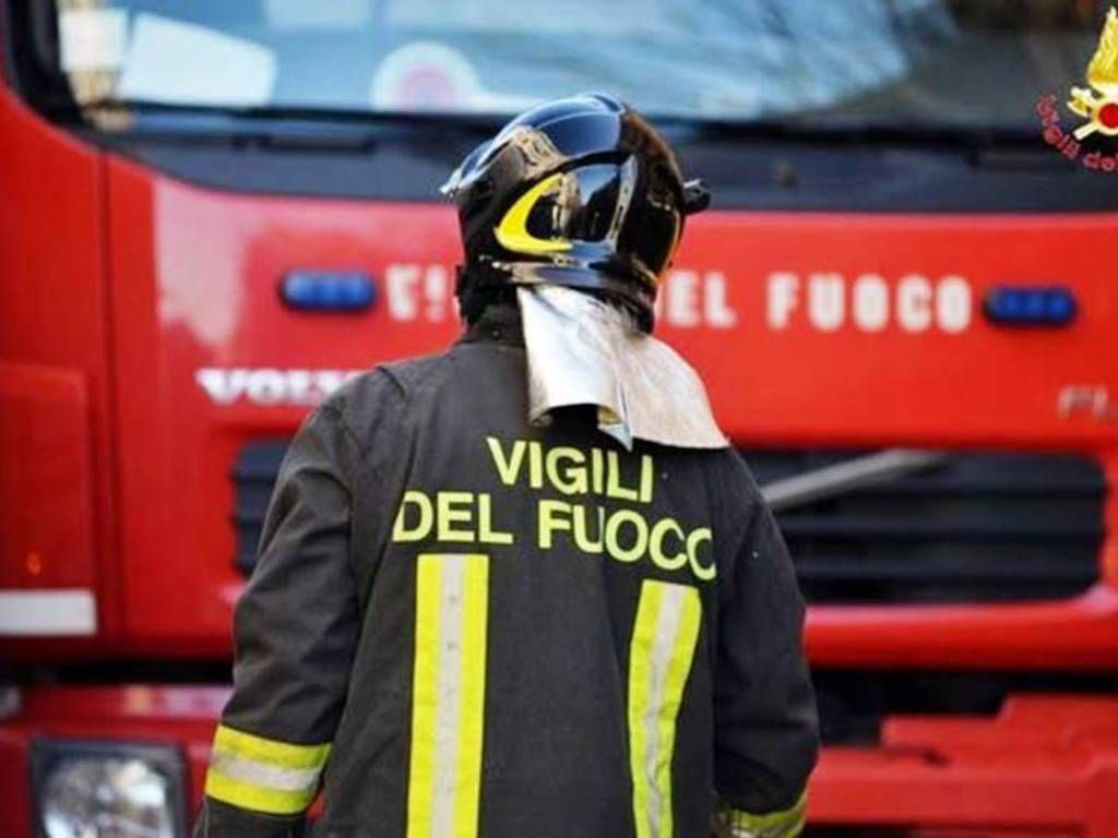 Foggia, petardo esploso in un furgone al Candelaro