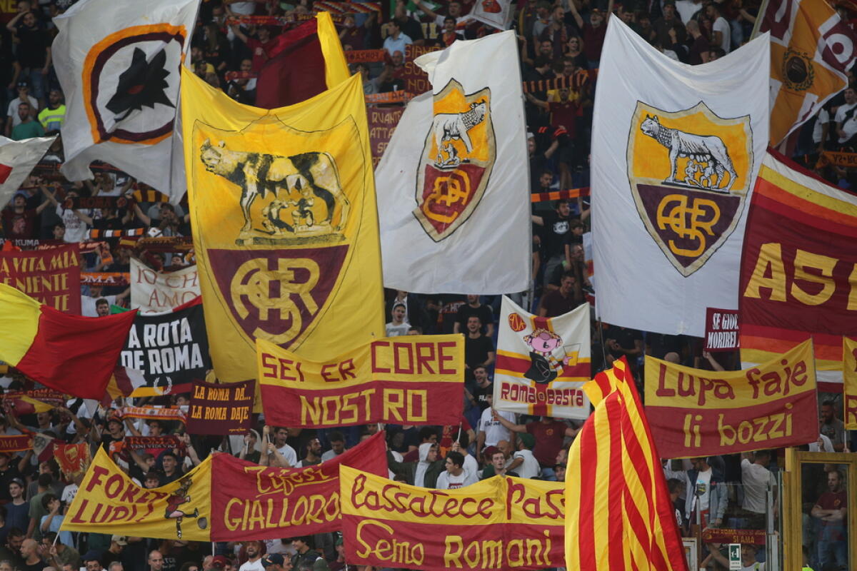 Roma, il Leverkusen insiste per Hermoso: la situazione - Rome, Italy - September 25,2019:CURVA SUD ROMA FANS  during the Italian Serie A soccer match  between AS ROMA and ATALANTA, at Olympic Stadium in Rome.