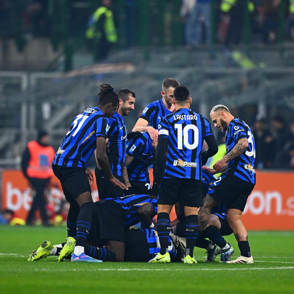 Inter, occhi puntati sull'attaccante del City: la situazione - L'Inter supera il Parma per 3-1