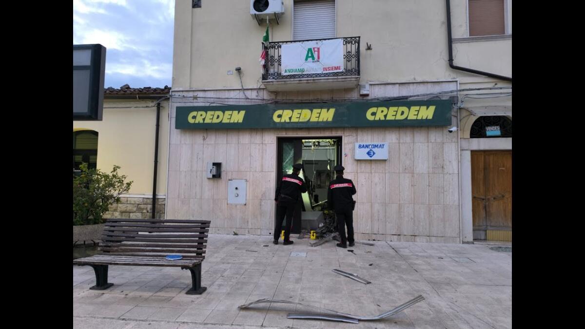 Pietramontecorvino: malviventi fanno esplodere bancomat - 