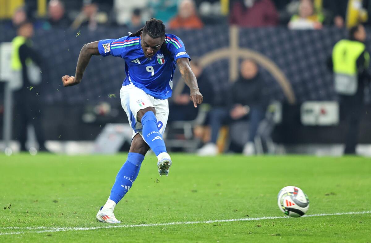 Fiorentina, clausola a tempo sul contratto di Kean: i dettagli - 