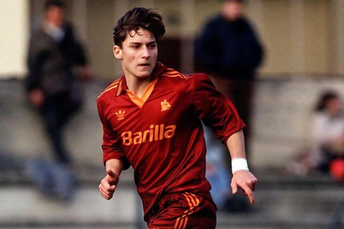Roma, 32 anni fa l'esordio di Totti - 