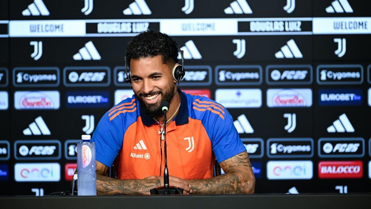 Juventus, Douglas Luiz via in estate: torna in Premier League? - 