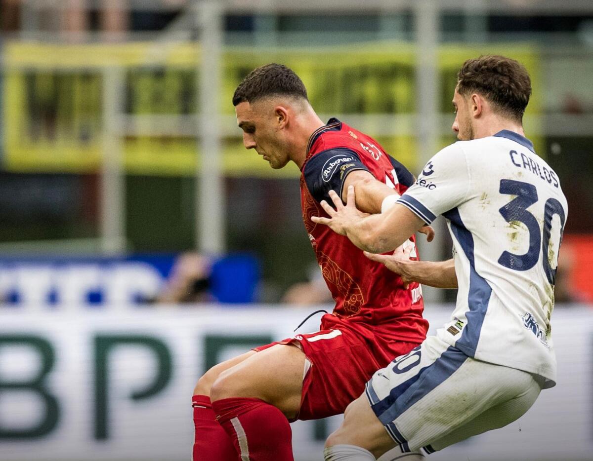 Cagliari ed i nomi sulla maglia indecifrabili, c'è un motivo - 