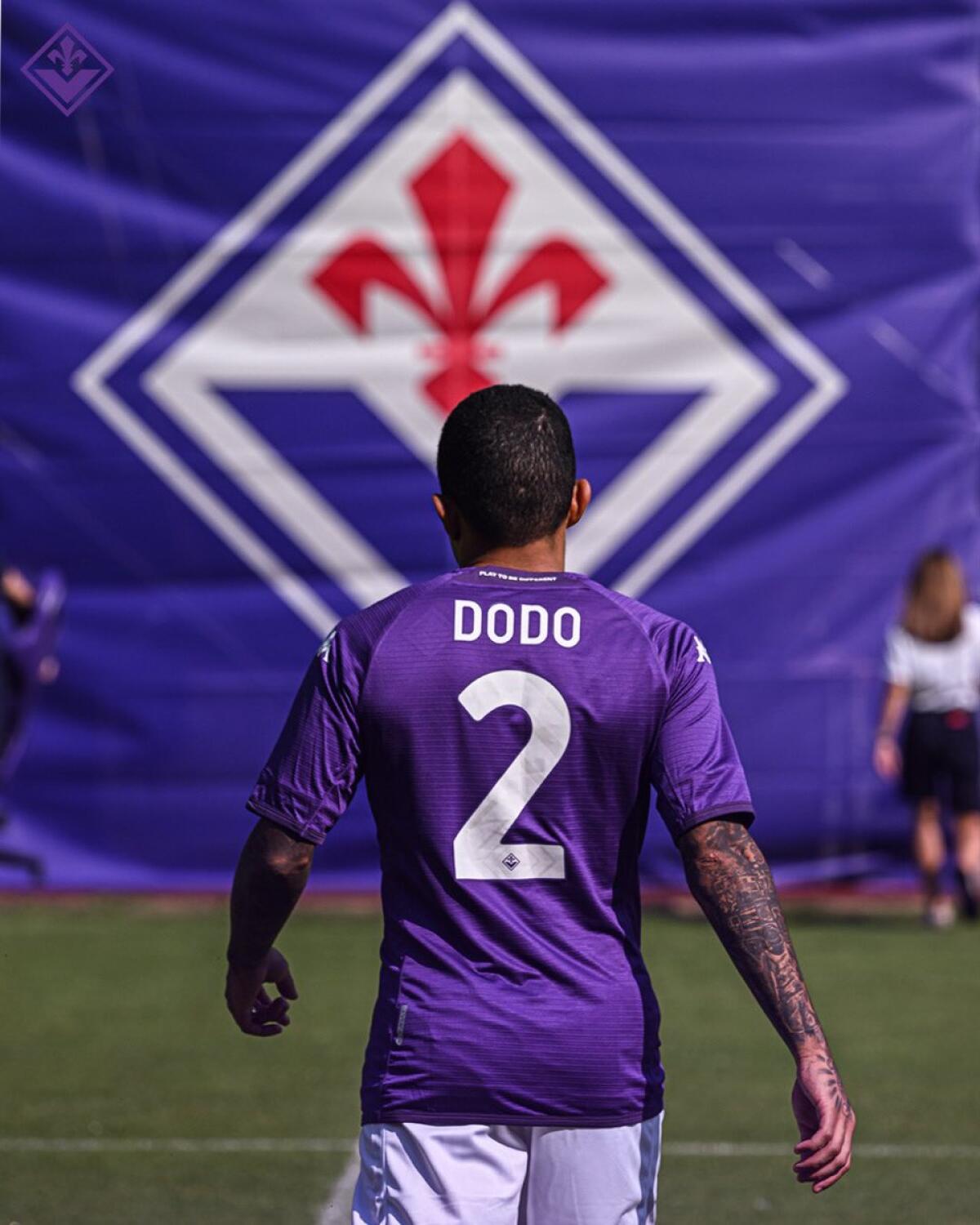Fiorentina, Gosens resta mentre su  Dodo piomba il Barcellona - 