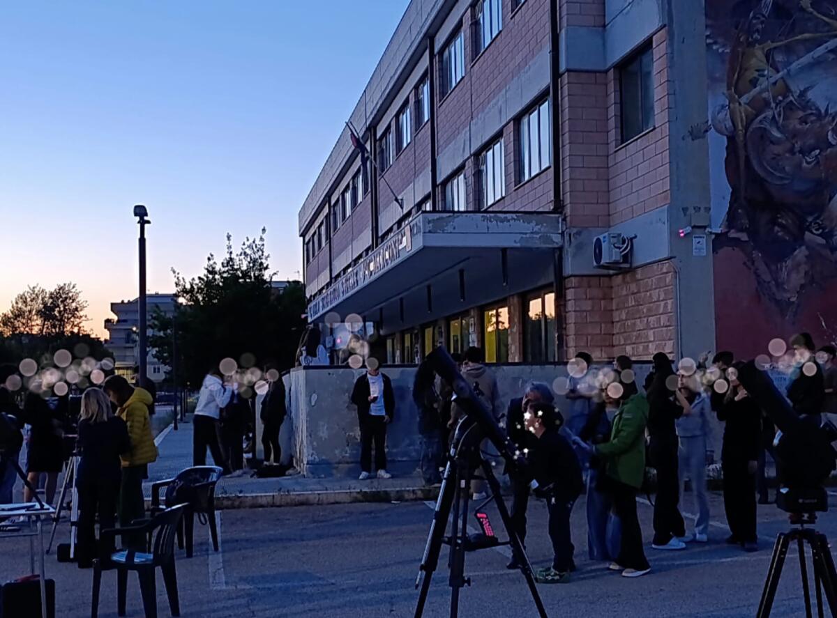 Foggia: il Marconi Illumina il Cielo con gli Astrofili di Capitanata - 