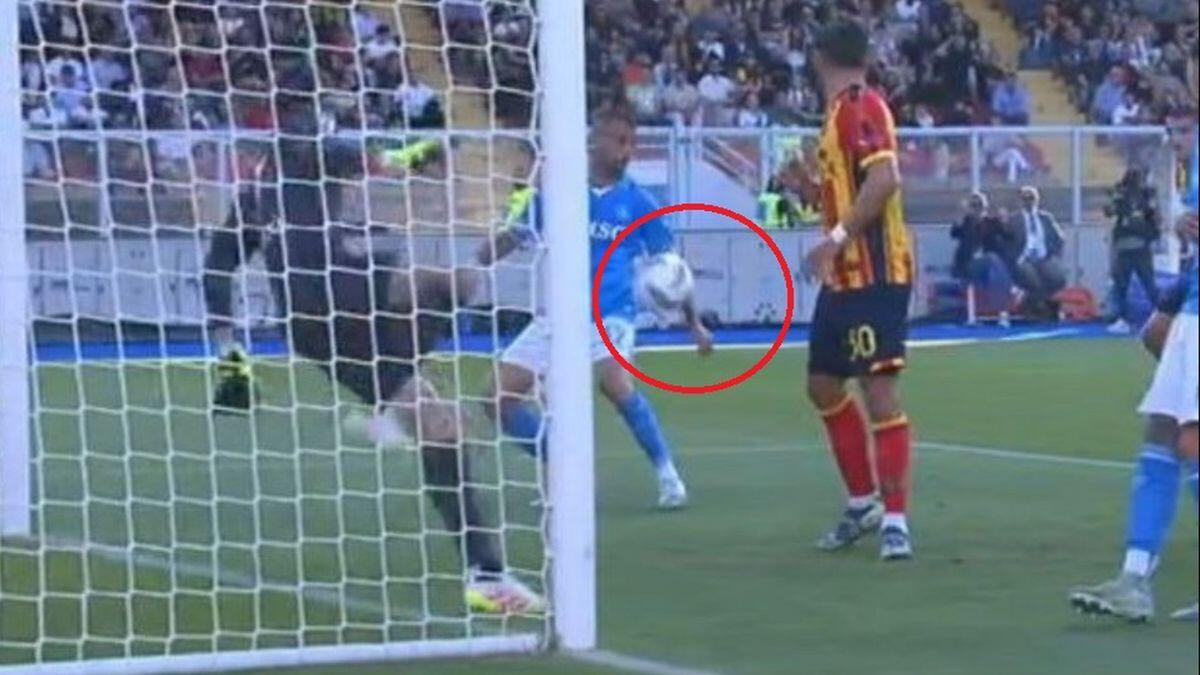 La moviola di Lecce-Napoli, la GdS: "Mano di Spinazzola? Non è rigore" - 