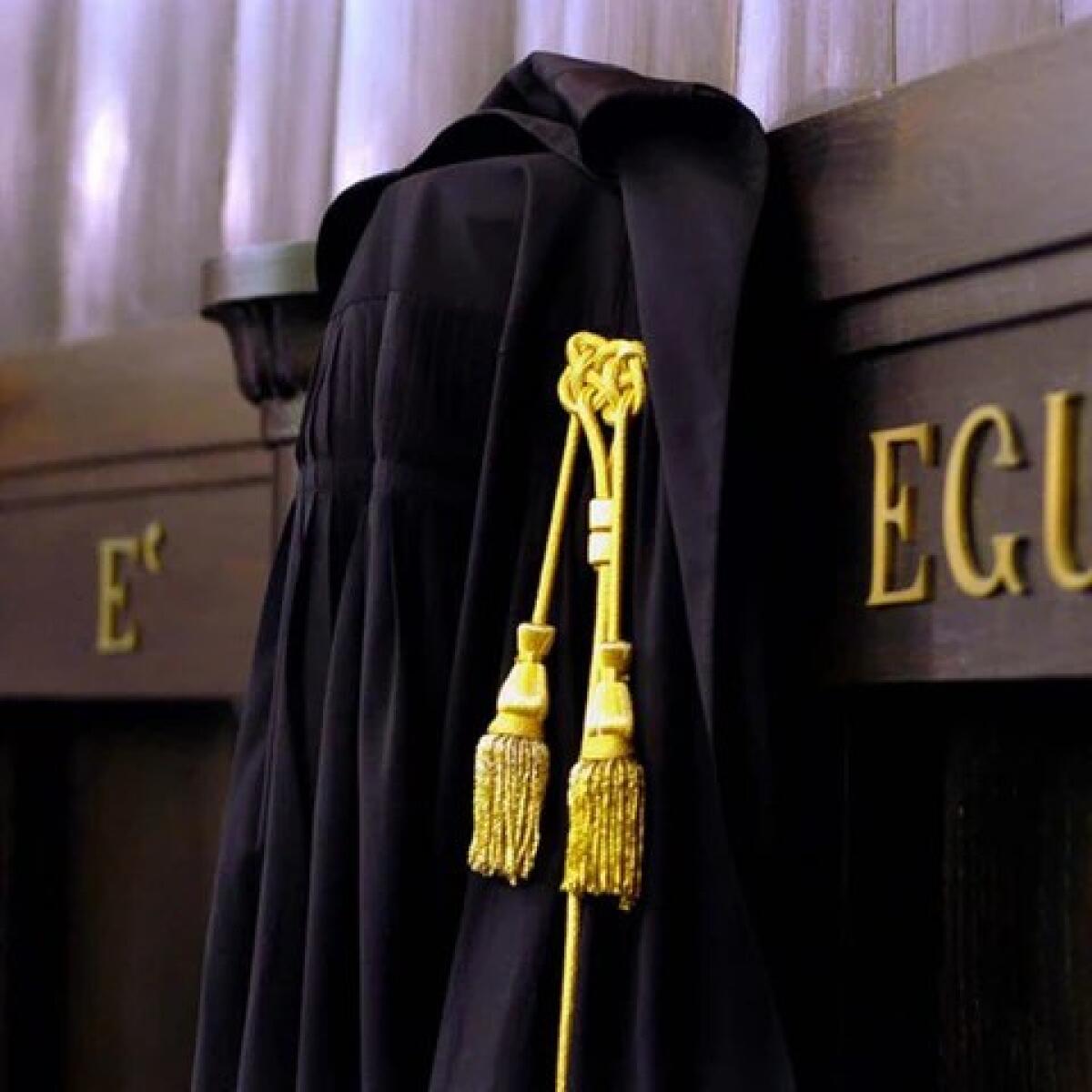 Foggia, l'Ordine premia con la Toga d'Oro gli avvocati con 50 anni di attività - 