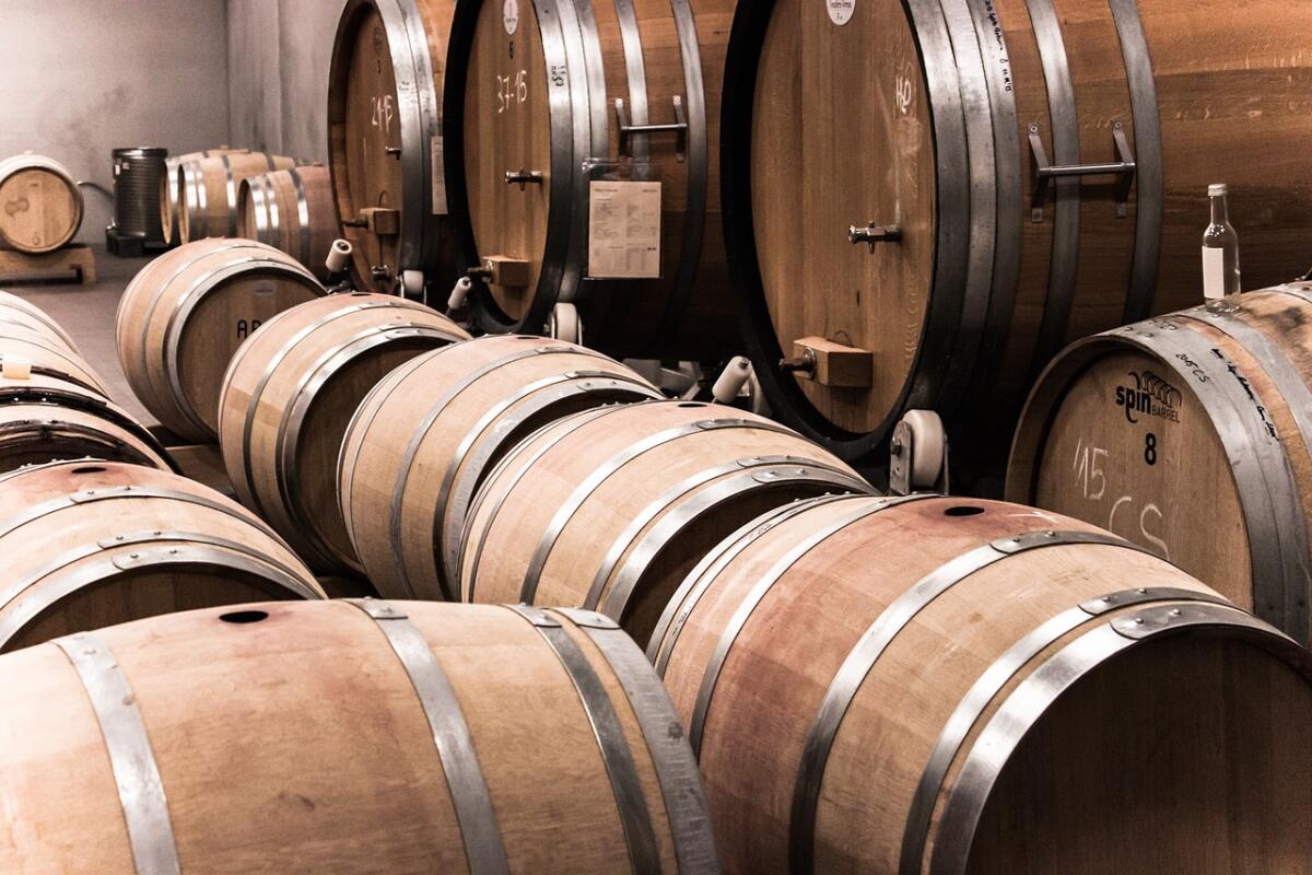 Piccole cantine, grandi storie: l’Italia del vino che cresce fuori dai circuiti mainstream - 