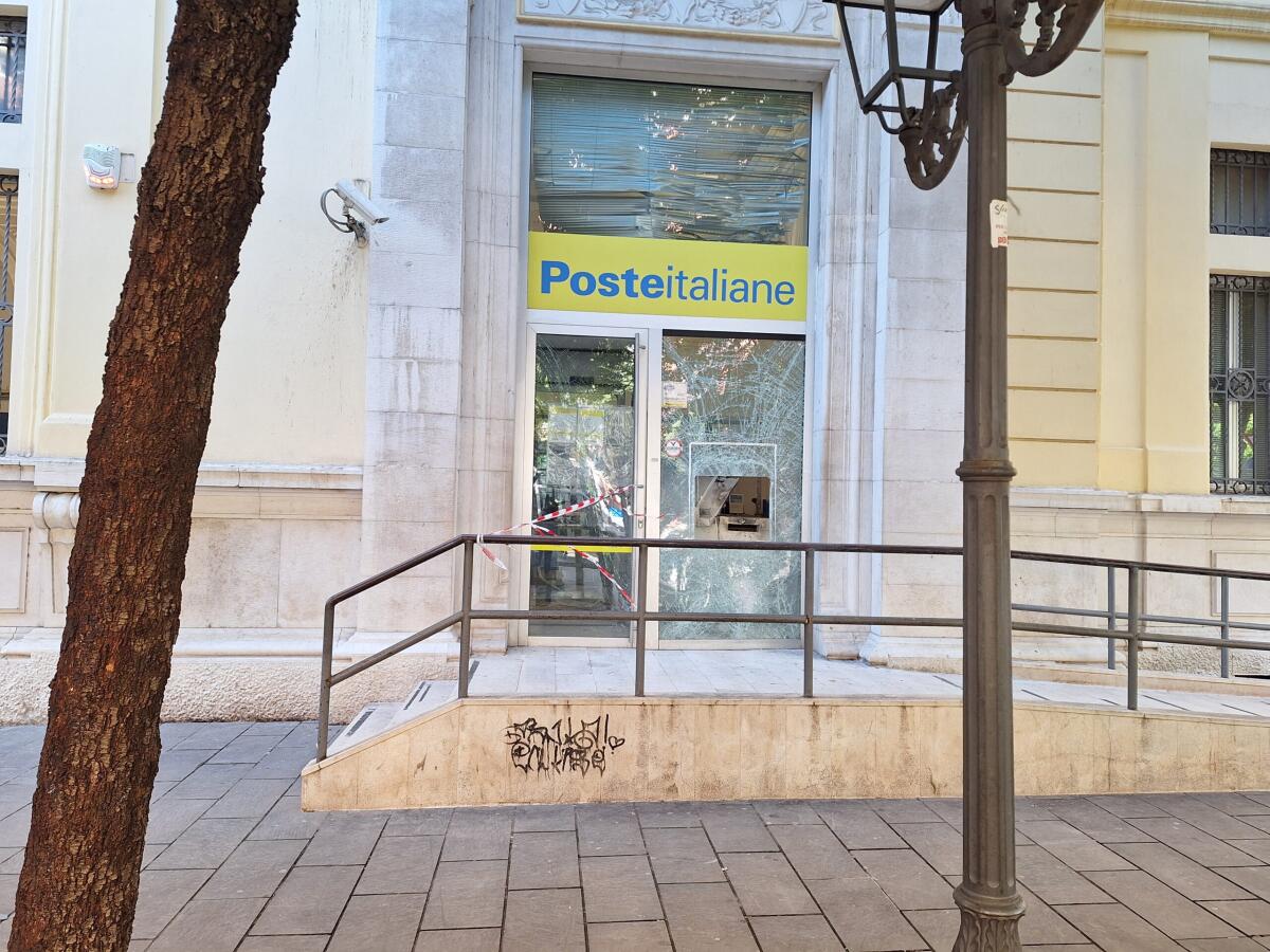 Foggia, ignoti fanno esplodere postamat di viale XXIV maggio - 