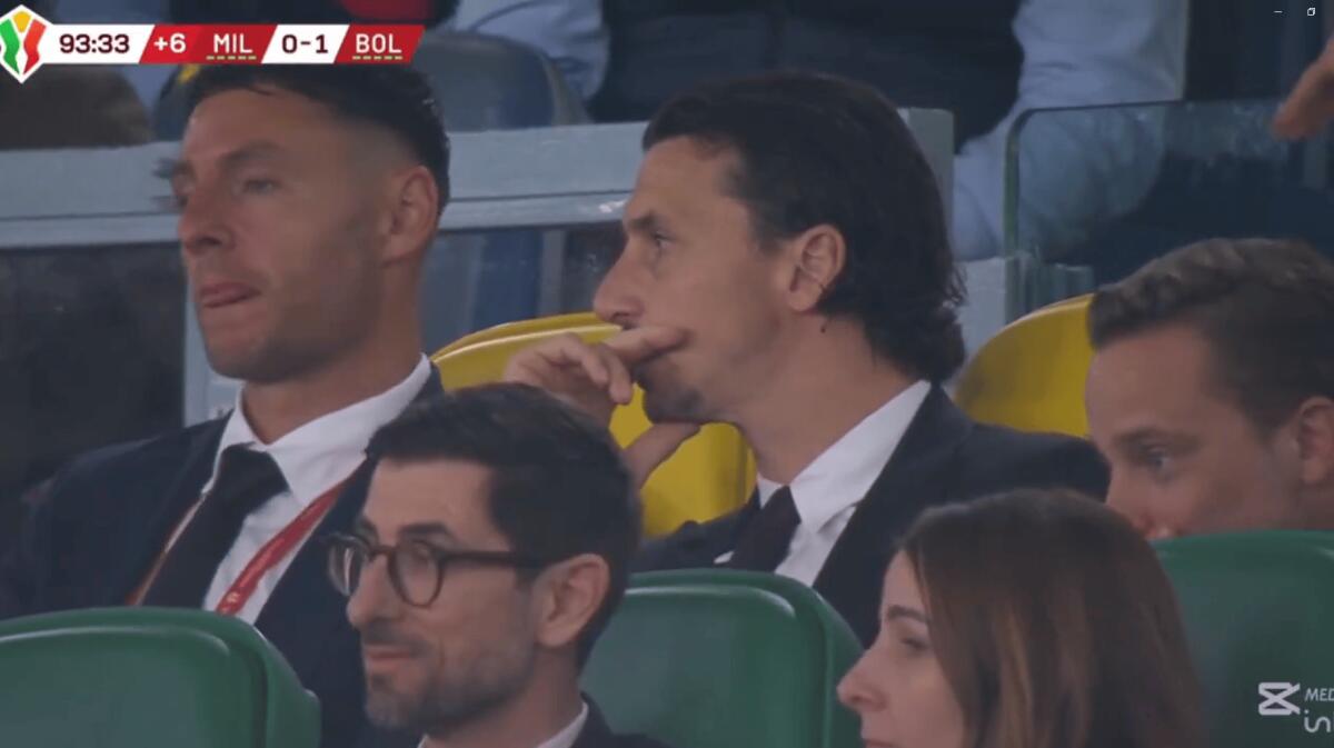 Furlani ride in tribuna mentre il Milan perde, l'ira dei tifosi per dei dirigenti non all'altezza - 