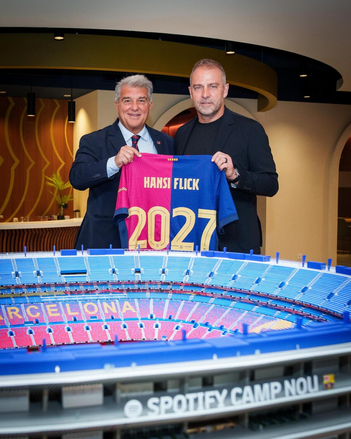 UFFICIALE - Barcellona, Flick rinnova fino al 2027 - 