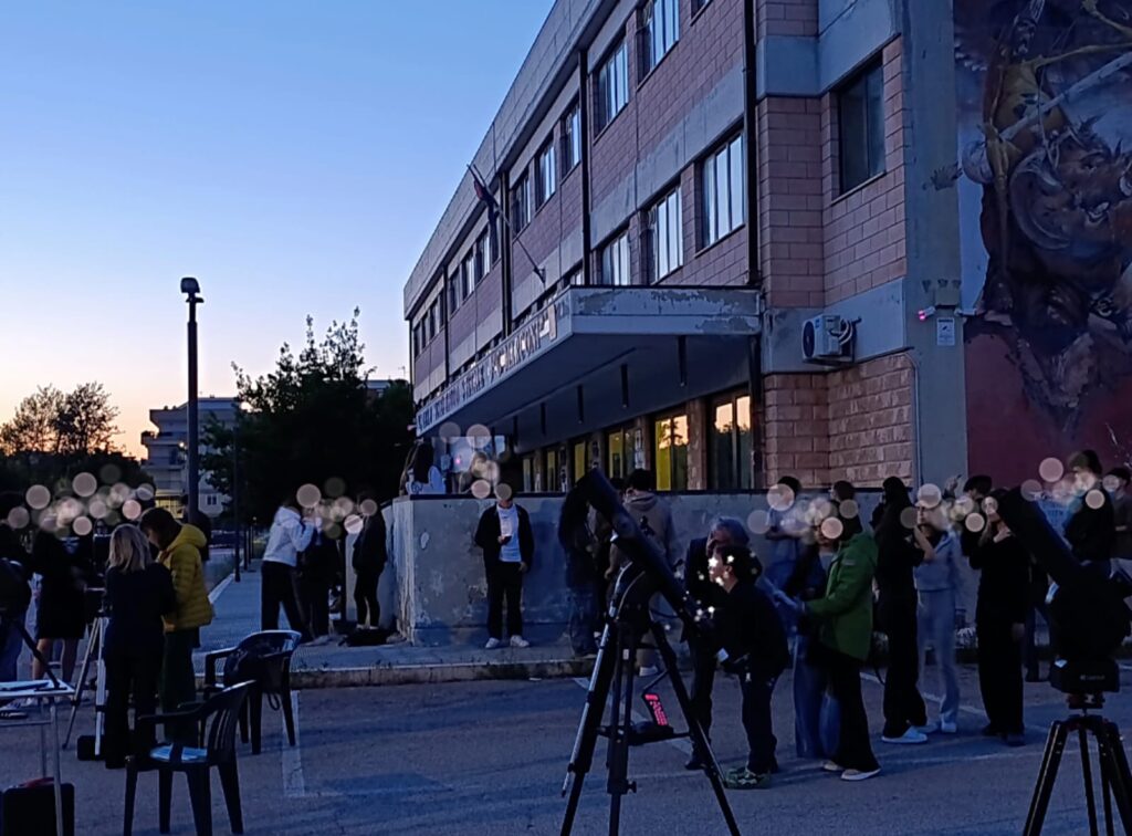 Foggia: il Marconi Illumina il Cielo con gli Astrofili di Capitanata