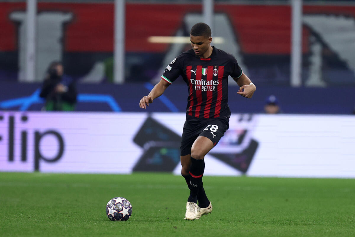 Como, si complica la pista Thiaw: le ultime - Malick Thiaw of Ac Milan during the UEFA Champions League round of 16 first leg match between AC Milan and Tottenham Hotspur Fc at Giuseppe Meazza Stadium on February 14, 2023 in Milan, Italy.