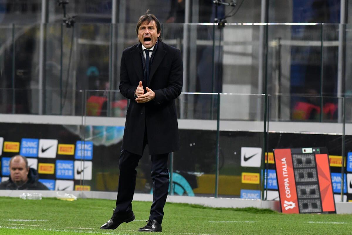 Napoli, per il centrocampo spunta anche il nome di O’Riley - Milano, Italy.  12th February 2020 . Coppa Italia semi-final first leg . Fc Internazionale vs Ssc Napoli.  Antonio Conte head coach of FC Internazionale .