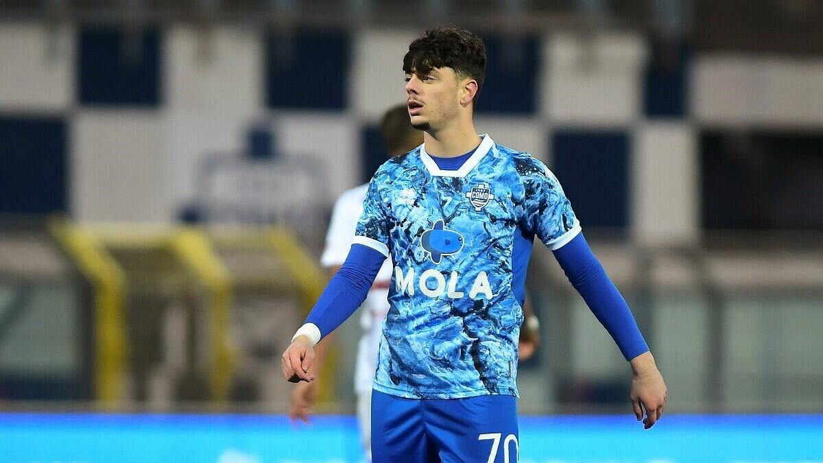 Napoli, due club sul giovane Ambrosino - 
