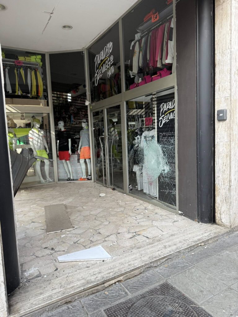 Foggia, bomba contro saracinesca "Paradiso Selvaggio" di via Bari