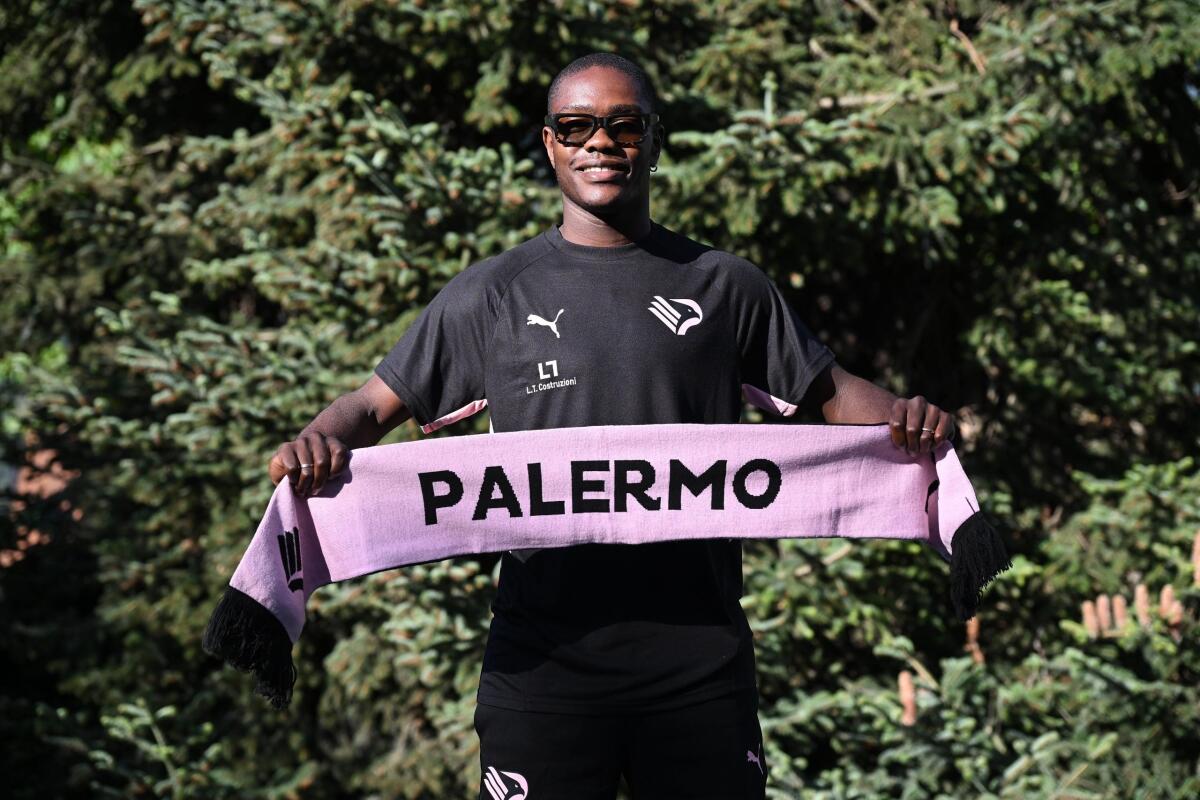UFFICIALE - Palermo, l'attaccante arriva dalla Serie A - 