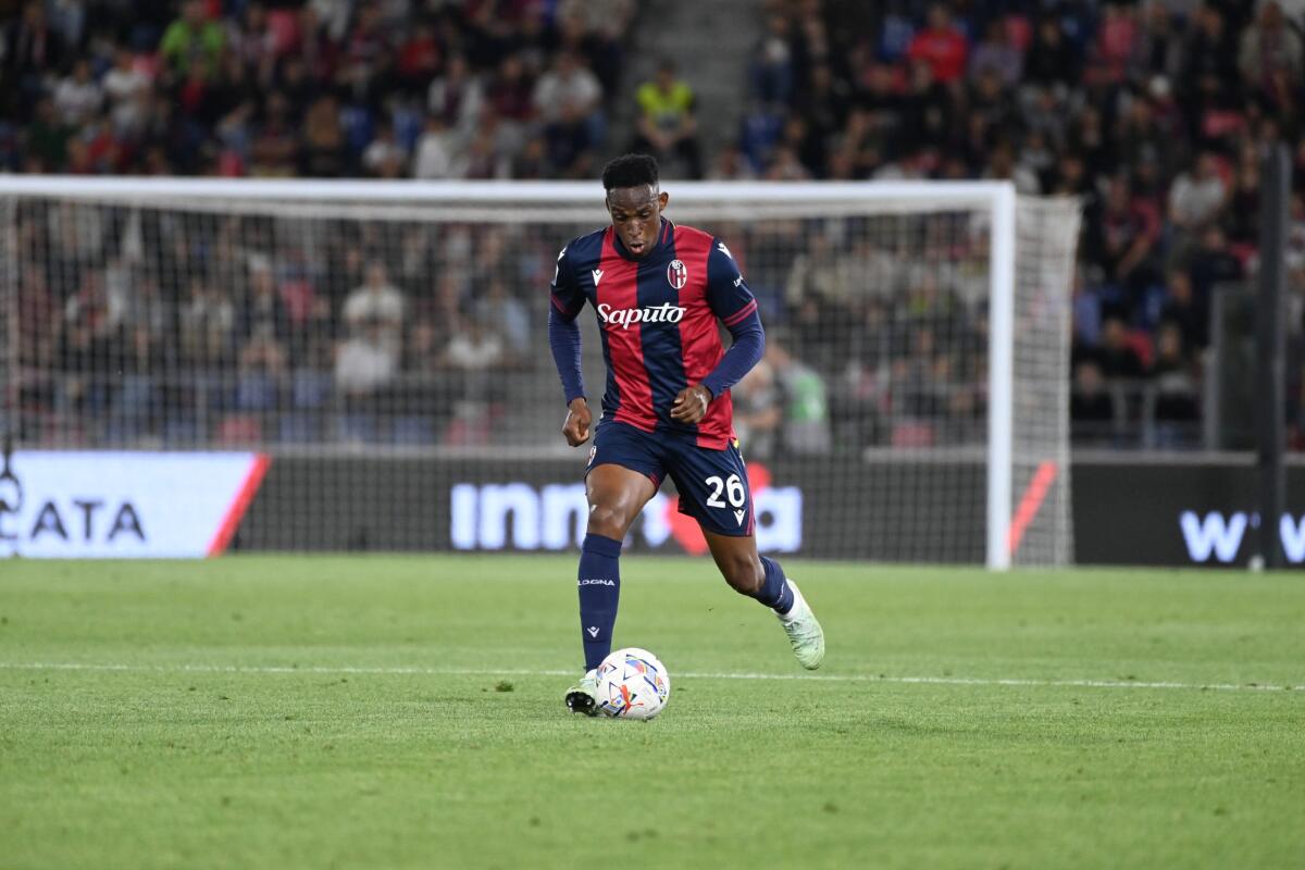 Bologna, oggi scade la clausola di Lucumí: sullo sfondo il Sunderland - 