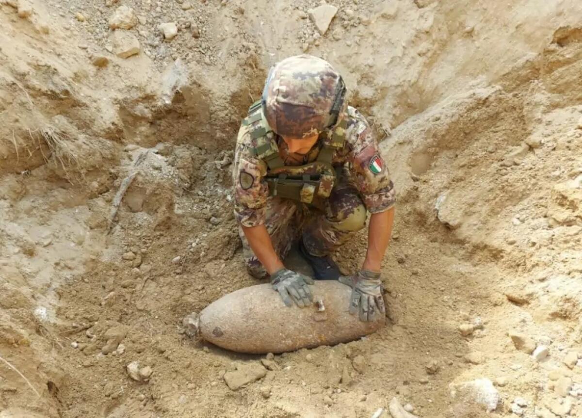 Gli artificieri del Genio Guastatori di Foggia neutralizzano ordigno bellico da 120 kg - 