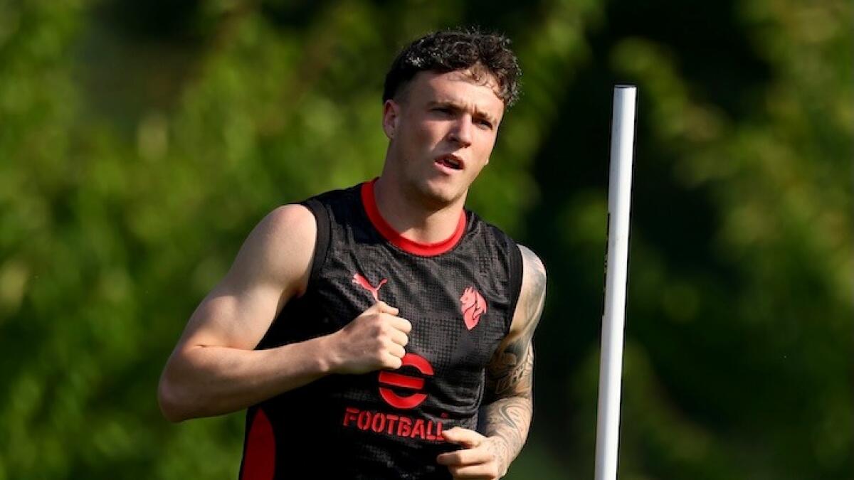 Jimenez verso il Como dopo la polemica con Allegri - CAIRATE, ITALY - AUGUST 12: Alejandro Jimenez Sanchez of AC Milan in action during an AC Milan Training Session at Milanello on August 12, 2025 in Cairate, Italy. (Photo by Giuseppe Cottini/AC Milan via Getty Images)