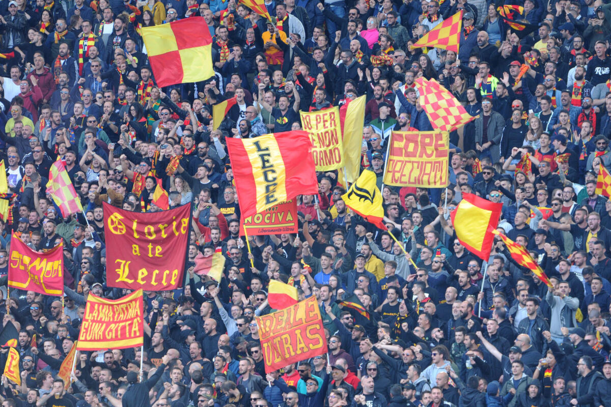 Lecce, trattativa in corso per Álex Sala - fans lecce during Lazio vs Lecce, Italian Soccer Serie A Men Championship in Roma, November 10 2019 - LPS/Renato Olimpio