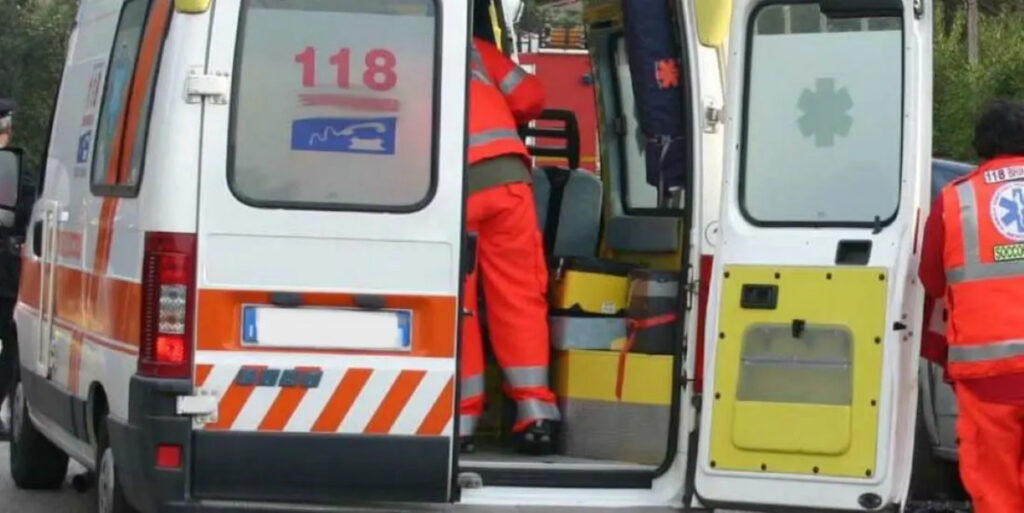 Cagnano Varano, 25enne ferito a coltellate