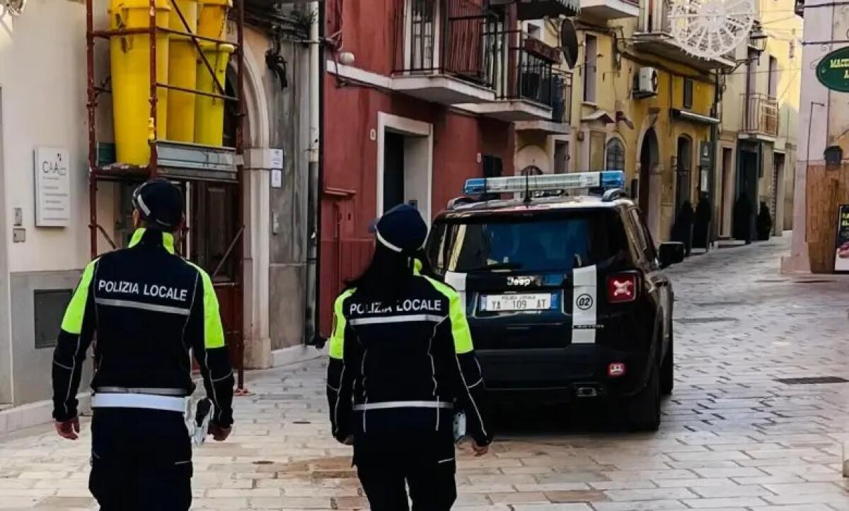 San Giovanni Rotondo, arrestato giovane uomo dopo accoltellamento in centro storico - 