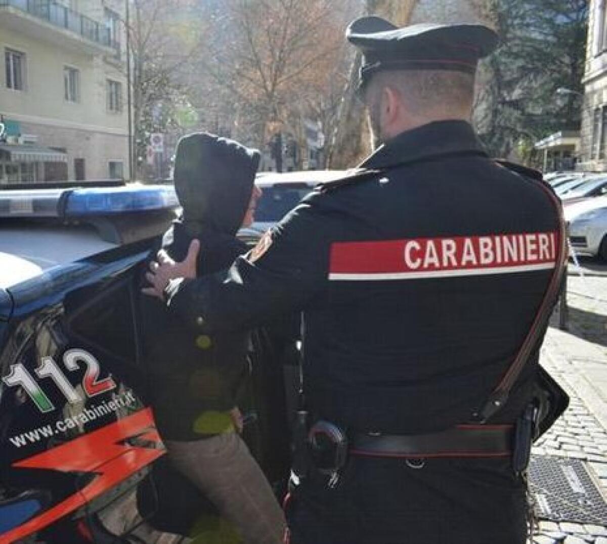 Foggia, cinque arresti per rapina ai danni di una anziana - 