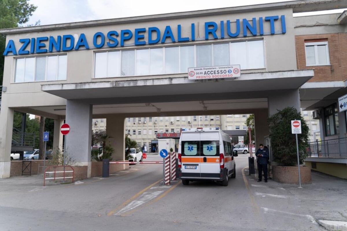Policlinico Riuniti, COAS medici SIMET: "Stanchi di essere merce di scambio per altri giochi" - 