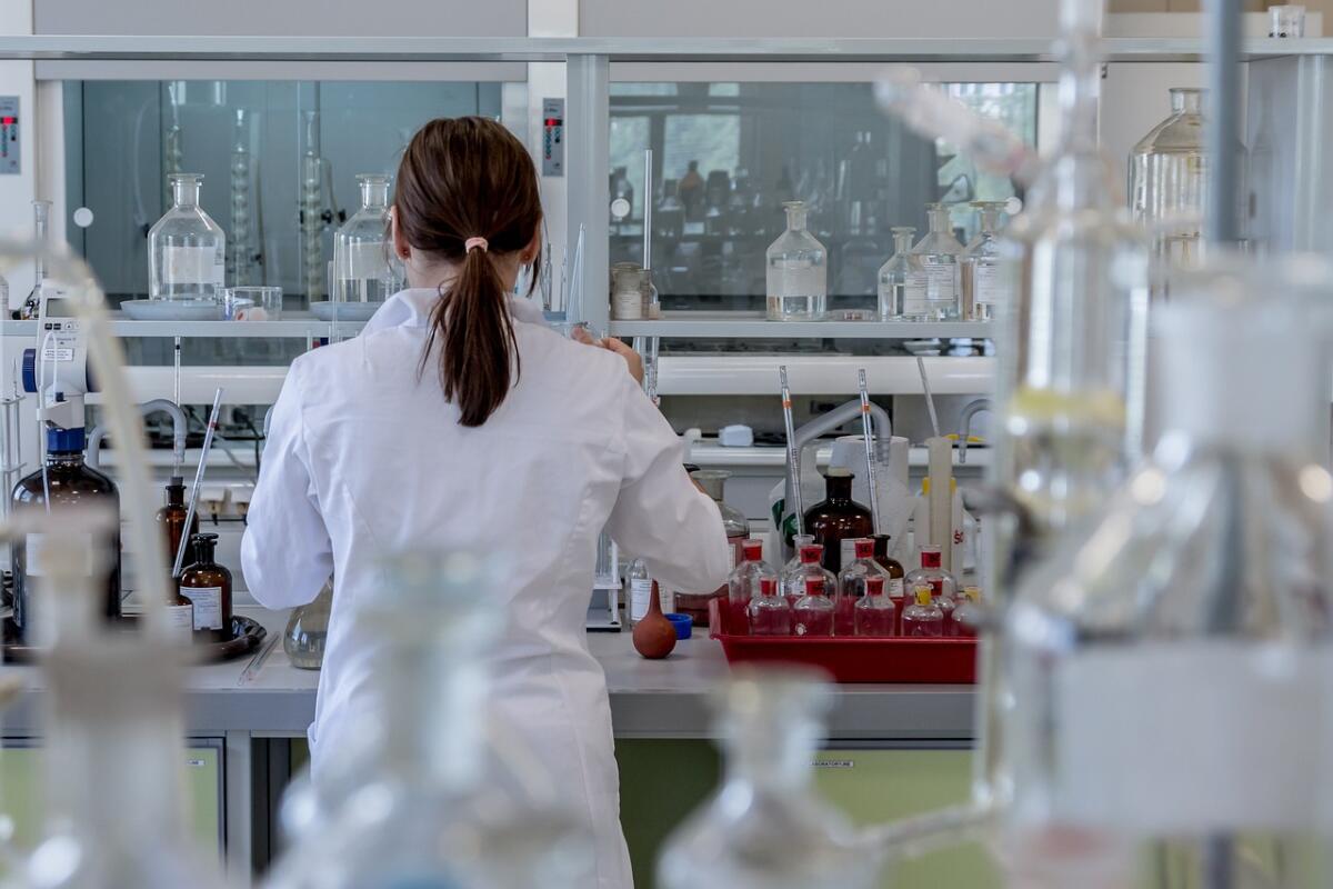 Laboratori di analisi verso il collasso: il grido di allarme di Confcommercio Foggia - 