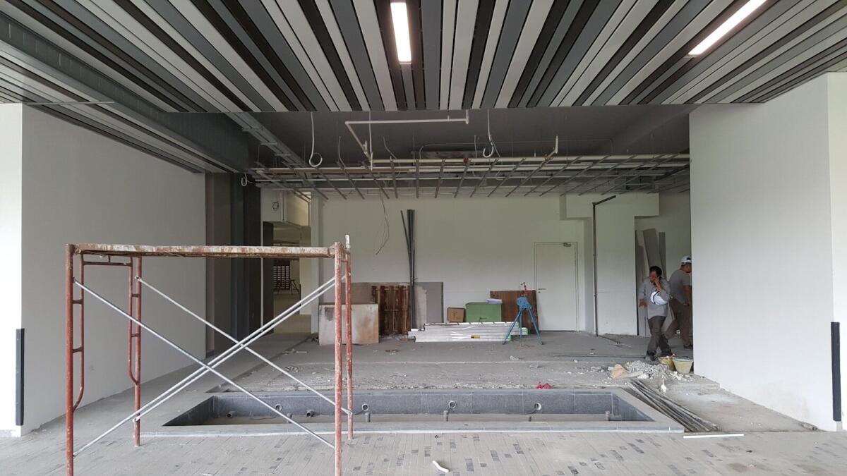 Cantieri urbani e spazi ridotti: come ottimizzare i lavori in sicurezza - Photo by <a href="https://unsplash.com/@mosyakh?utm_source=instant-images&amp;utm_medium=referral" target="_blank" rel="noopener noreferrer">Mohd Syahril Khalid</a> on <a href="https://unsplash.com" target="_blank" rel="noopener noreferrer">Unsplash<