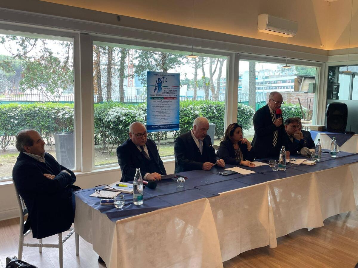 Foggia, tavolo tecnico sul referendum sulla Giustizia con l'ex PM Antonio Di Pietro - 