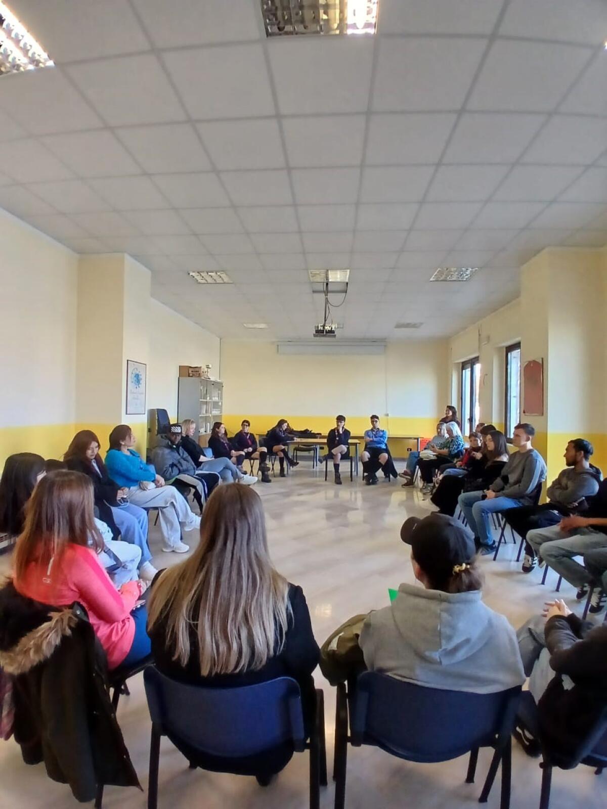 Manfredonia, gli Scout Agesci incontrano i migranti ospiti della Casa dei diritti di Siponto - 