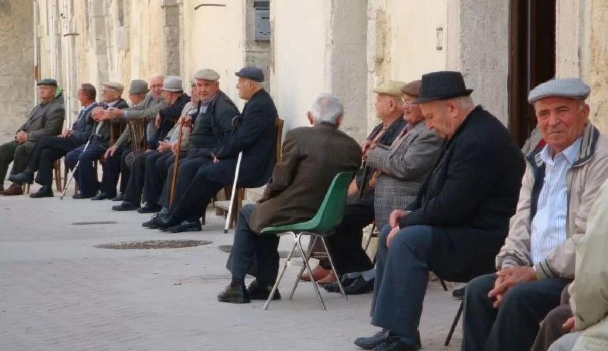 Puglia, popolazione in calo: sempre meno nascite e regione sempre più anziana - 