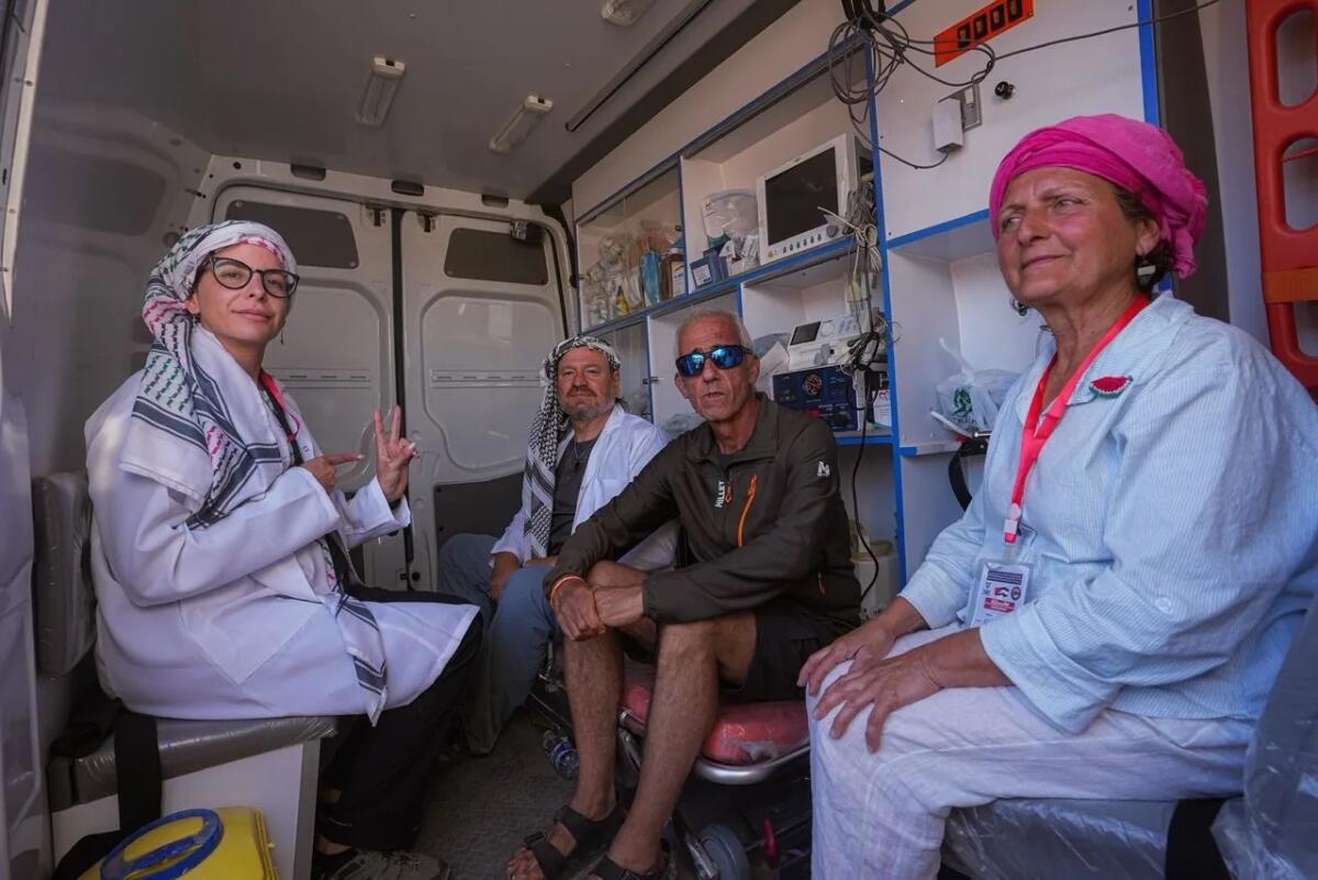 Libia, arrestati dieci volontari del Global Sumud Land Convoy: tra loro due italiani, anche una donna originaria di Foggia - 