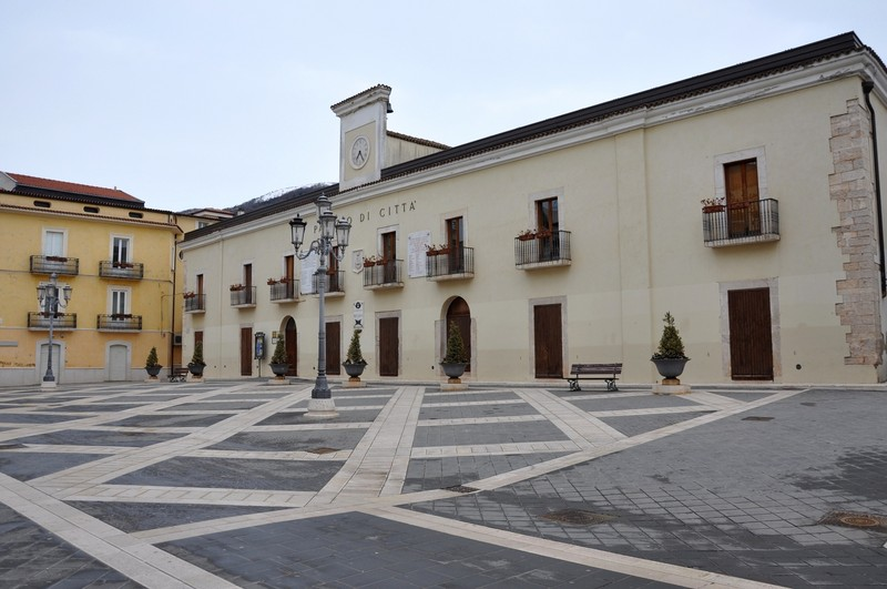 La BCC di San Giovanni Rotondo premia il talento dei giovani locali con il supermodello Fabio Mancini