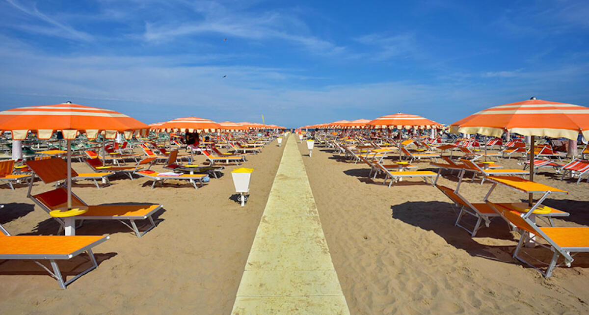 Concessioni balneari, Angiola: «Basta privilegi, le spiagge sono beni pubblici» - 