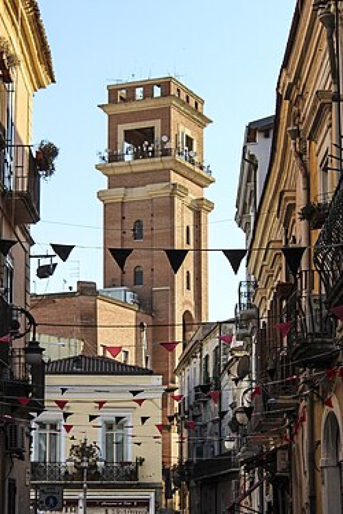 Ferragosto a Foggia, Fratelli d'Italia attacca l'amministrazione Episcopo: : «Costi fuori controllo» - 