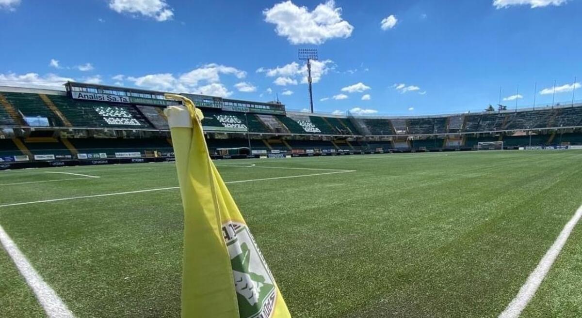 Serie B - Cambia l'orario di Avellino-Palermo, si giocherà alle 17.15 - 